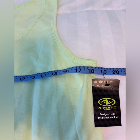 ATHLETIC WORKS Tee-Shirt. NWT - Picture 3 of 11